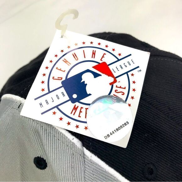 Chicago White Six Black Gray Genuine Merchandise Cotton Ball Cap NEW with Tag - Picture 10 of 10